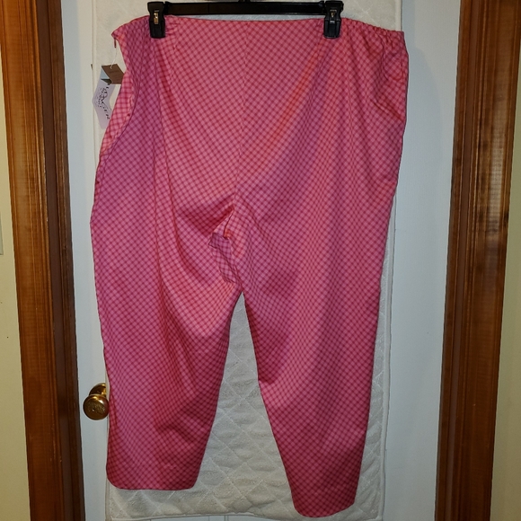 22 pink check crop capris pants NWT - Picture 2 of 7